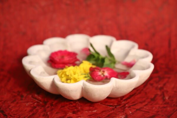 White marble flower bowl - Image 2